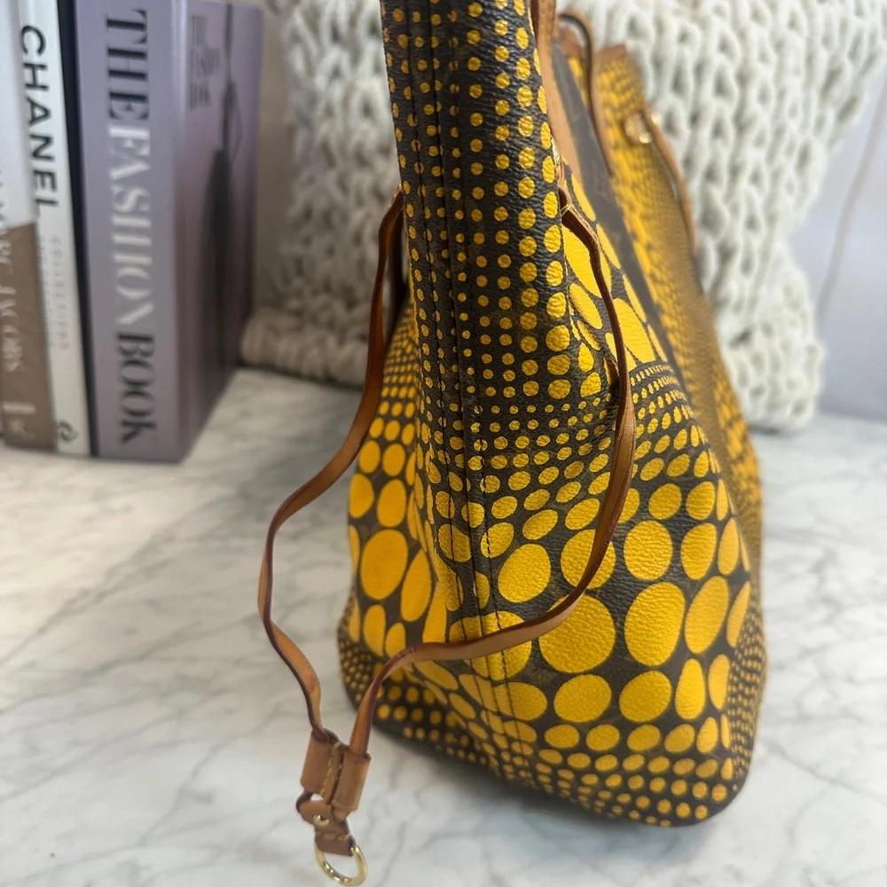 Louis Vuitton Yayoi Kusama Limited Edition tote - Picture 3 of 9